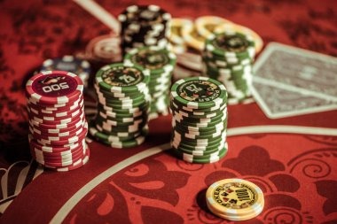 cobratoto mobile app showing live blackjack table and sportsbook interface